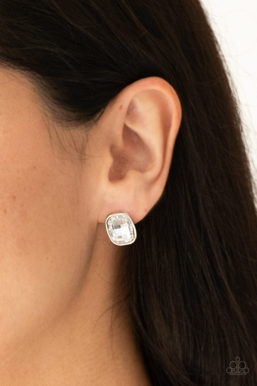 Paparazzi Accessories Incredibly Iconic - White Earrings